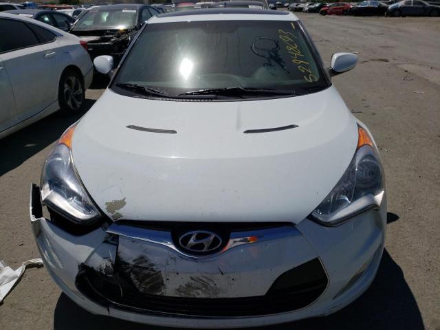 Photo 5 from auction – 2013 HYUNDAI VELOSTER with VIN KMHTC6AD8DU100205