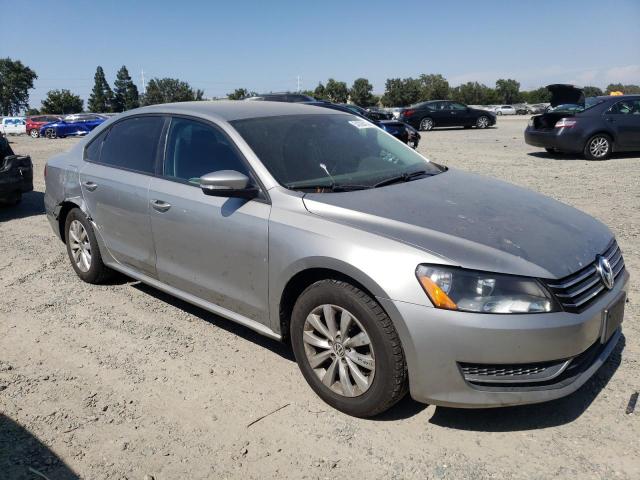 Photo 4 from auction – 2013 VOLKSWAGEN PASSAT S with VIN 1VWAP7A37DC071327