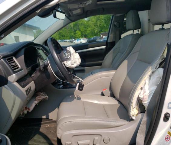 Photo 7 from auction – 2018 TOYOTA HIGHLANDER with VIN 5TDJZRFH5JS528904