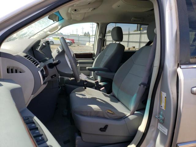 Photo 7 from auction – 2010 CHRYSLER TOWN & COU with VIN 2A4RR5D17AR245554
