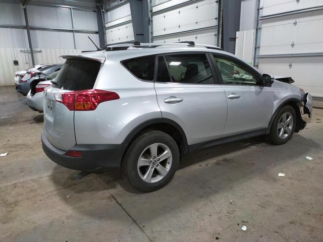 Photo 3 from auction – 2015 TOYOTA RAV4 XLE with VIN JTMRFREV7FD160926