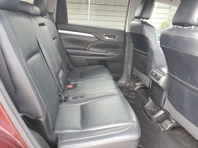 Photo 11 from auction – 2018 TOYOTA HIGHLANDER with VIN 5TDJZRFH1JS813664