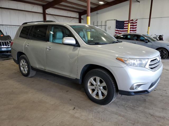 Foto 4 de la subasta – 2013 TOYOTA HIGHLANDER con VIN 5TDBK3EH0DS236895
