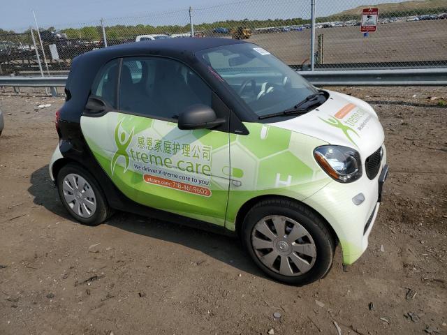 Photo 4 from auction – 2016 SMART FORTWO with VIN WMEFJ5DAXGK072363