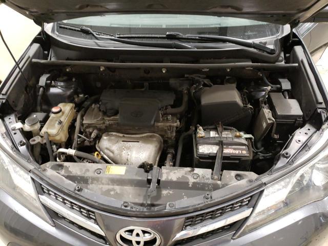 Photo 11 from auction – 2015 TOYOTA RAV4 XLE with VIN JTMRFREV2FD104506