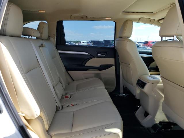 Photo 11 from auction – 2015 TOYOTA HIGHLANDER with VIN 5TDJKRFH4FS085995