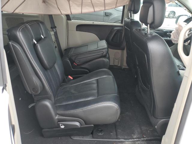 Photo 11 from auction – 2016 CHRYSLER TOWN & COU with VIN 2C4RC1CG5GR120194