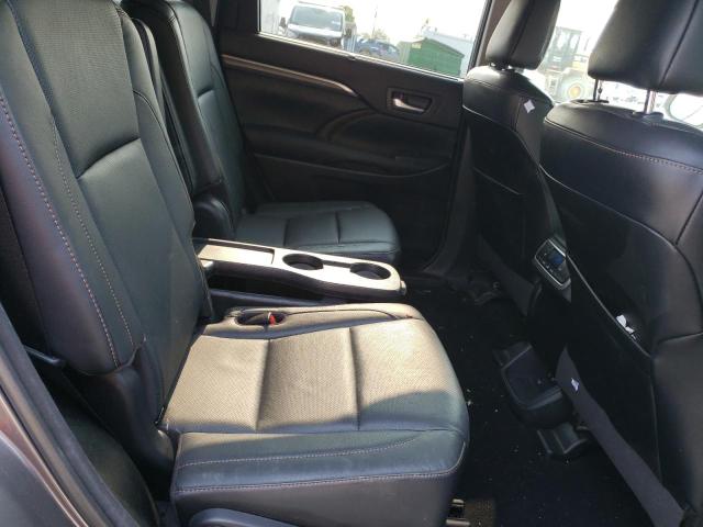 Photo 11 from auction – 2018 TOYOTA HIGHLANDER with VIN 5TDDZRFH0JS489877