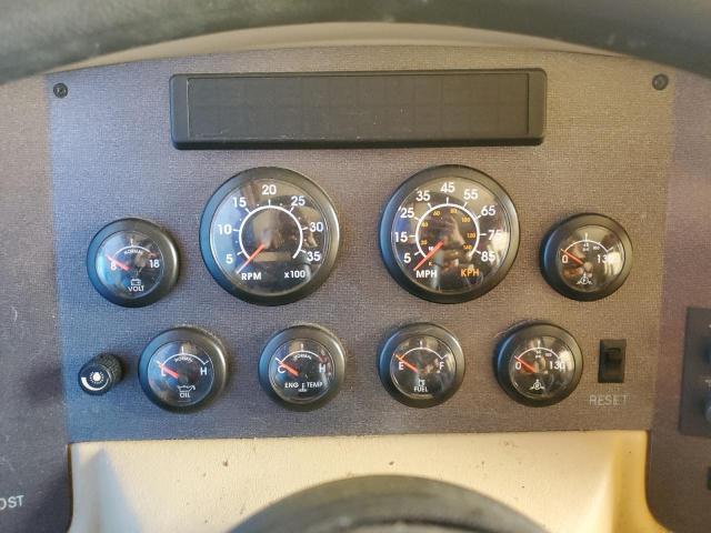 Photo 8 from auction – 2000 FREIGHTLINER CHASSIS X with VIN 4UZ6XJCA1YCF86507