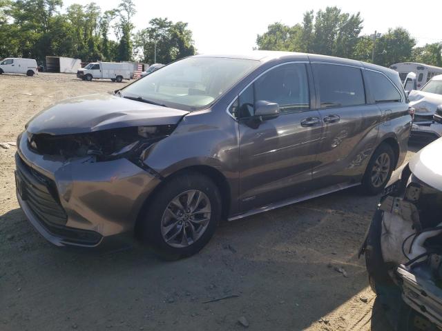 TOYOTA SIENNA LE 2021 with VIN 5TDKRKEC9MS048919 - Photo from auction