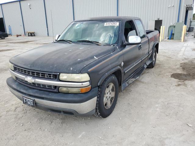 CHEVROLET SILVERADO 2002 with VIN 2GCEC19W021389305 - Photo from auction