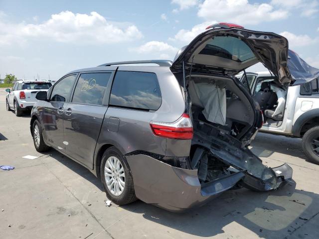 Photo 2 from auction – 2017 TOYOTA SIENNA XLE with VIN 5TDYZ3DC8HS842074