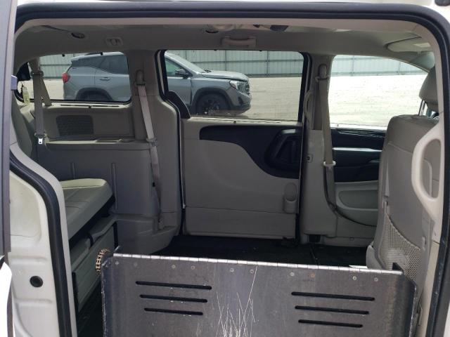 Photo 10 from auction – 2013 CHRYSLER TOWN & COU with VIN 2C4RC1CG6DR650587