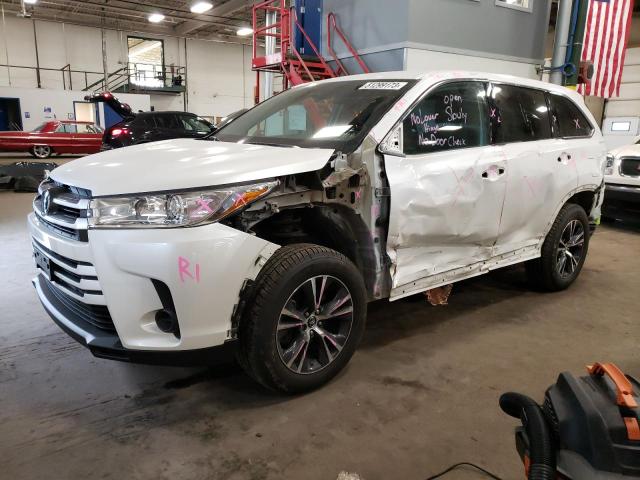 TOYOTA HIGHLANDER 2019 with VIN 5TDBZRFH5KS714397 - Photo from auction