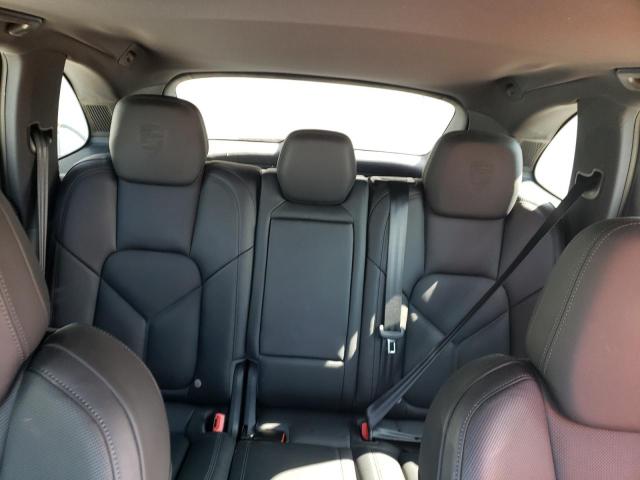 Photo 10 from auction – 2016 PORSCHE CAYENNE with VIN WP1AA2A26GLA03974