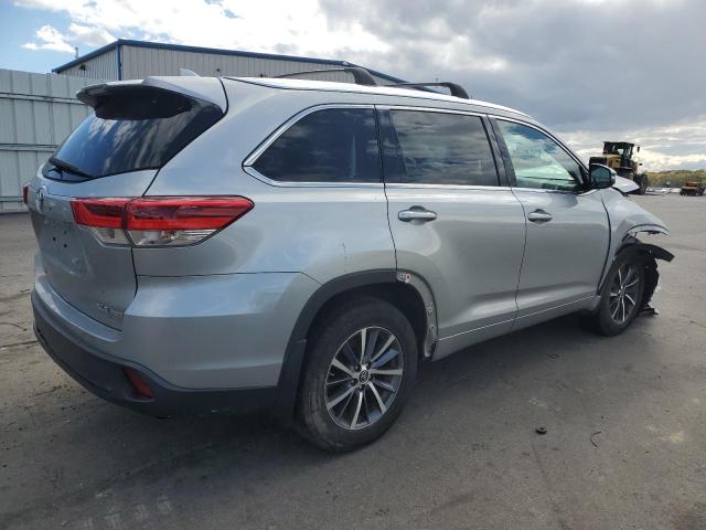 Photo 3 from auction – 2017 TOYOTA HIGHLANDER with VIN 5TDJZRFHXHS508626