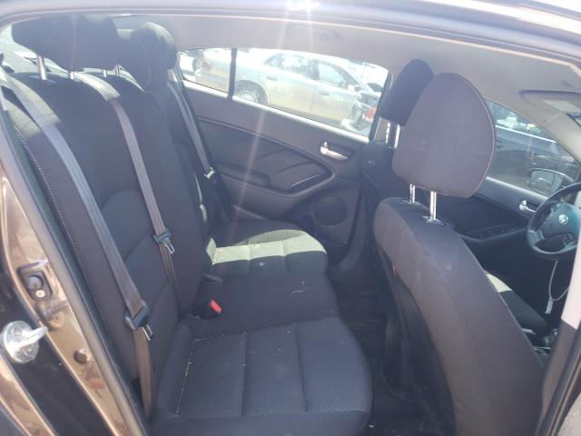 Photo 10 from auction – 2018 KIA FORTE LX with VIN 3KPFK4A77JE165155