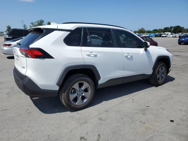 Photo 3 from auction – 2022 TOYOTA RAV4 XLE with VIN 2T3W1RFV1NC197876