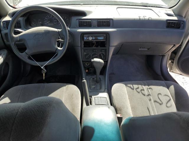 Photo 8 from auction – 2000 TOYOTA CAMRY CE with VIN 4T1BG22K3YU630089