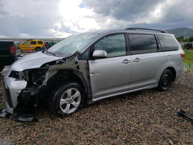 TOYOTA SIENNA LE 2018 with VIN 5TDKZ3DC3JS918599 - Photo from auction