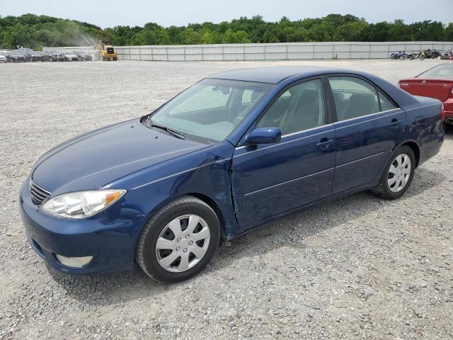 TOYOTA CAMRY LE 2005 with VIN 4T1BE30K35U054675 - Photo from auction