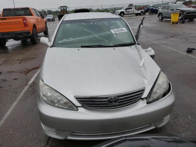 Photo 5 from auction – 2005 TOYOTA CAMRY LE with VIN 4T1BE32K85U991292