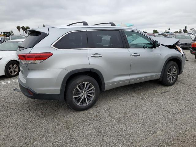 Photo 3 from auction – 2018 TOYOTA HIGHLANDER with VIN 5TDJGRFH9JS047768