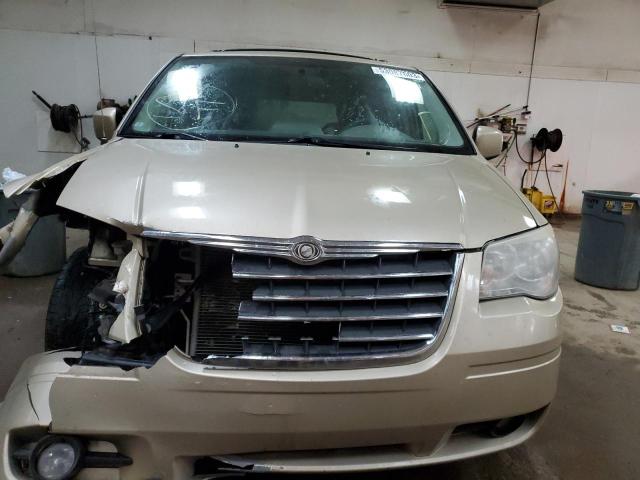 Photo 5 from auction – 2010 CHRYSLER TOWN & COU with VIN 2A4RR5D15AR271652