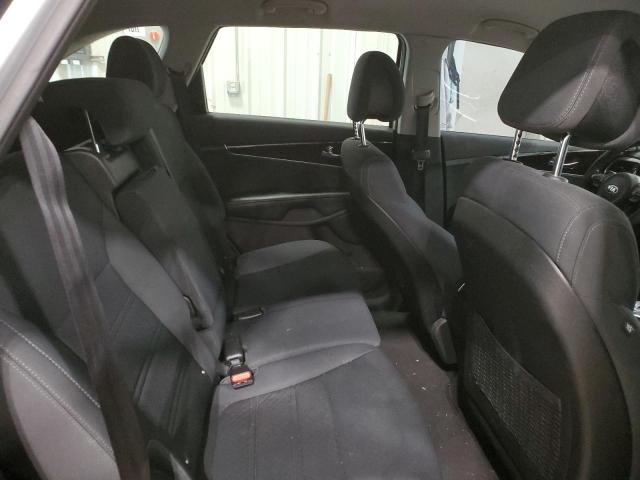 Photo 11 from auction – 2016 KIA SORENTO LX with VIN 5XYPG4A36GG034684