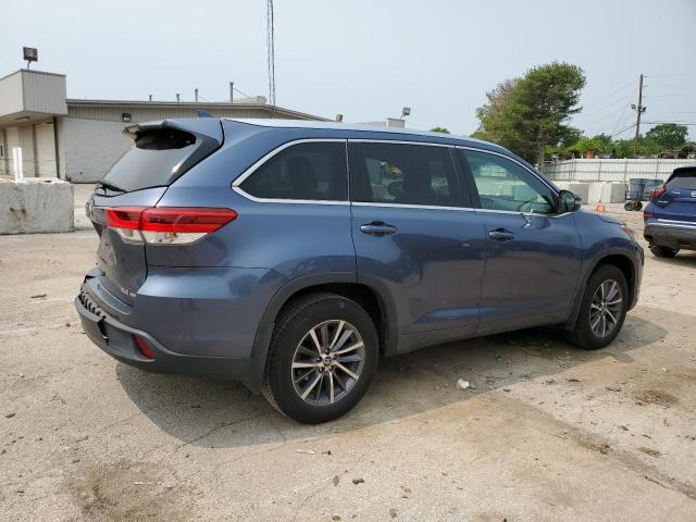 Photo 3 from auction – 2017 TOYOTA HIGHLANDER with VIN 5TDJZRFH4HS430344
