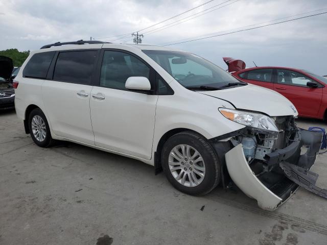 Photo 4 from auction – 2017 TOYOTA SIENNA XLE with VIN 5TDYZ3DC5HS771948