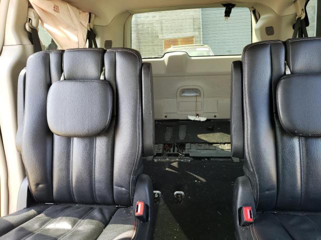 Photo 10 from auction – 2013 CHRYSLER TOWN & COU with VIN 2C4RC1BG4DR744890