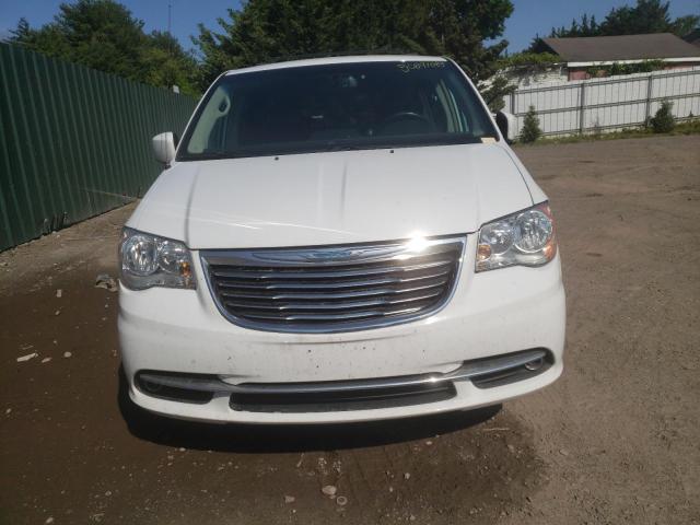Photo 5 from auction – 2015 CHRYSLER TOWN & COU with VIN 2C4RC1BG4FR628172