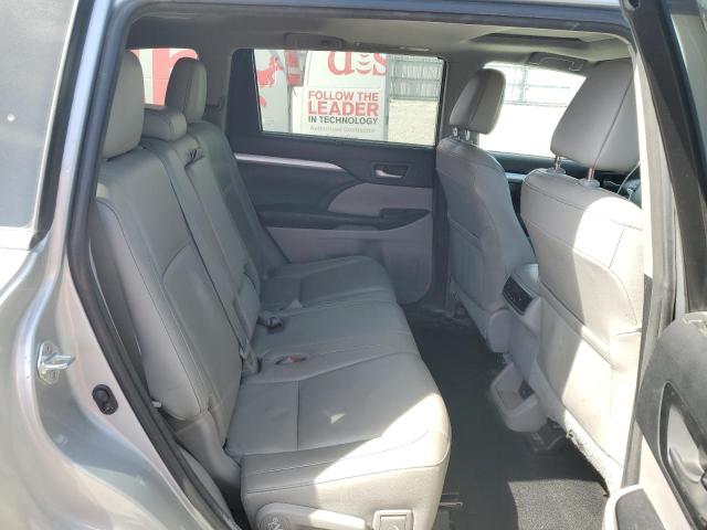 Photo 11 from auction – 2017 TOYOTA HIGHLANDER with VIN 5TDJZRFH1HS476049