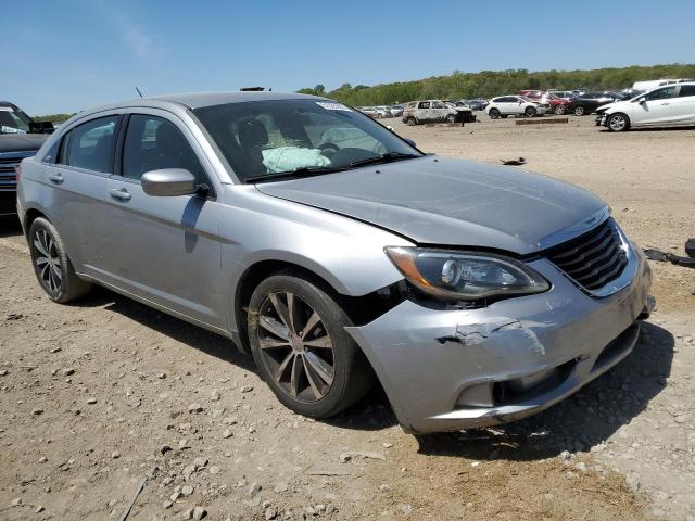 Photo 4 from auction – 2014 CHRYSLER 200 TOURIN with VIN 1C3CCBBBXEN118151
