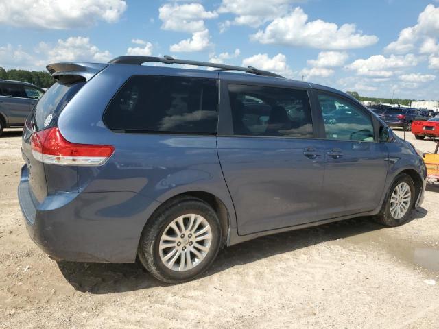 Photo 3 from auction – 2013 TOYOTA SIENNA XLE with VIN 5TDYK3DC4DS337762