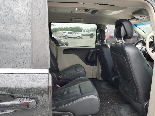 Photo 11 from auction – 2016 CHRYSLER TOWN & COU with VIN 2C4RC1BG8GR110549