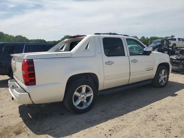 Photo 3 from auction – 2011 CHEVROLET AVALANCHE with VIN 3GNTKGE32BG329677