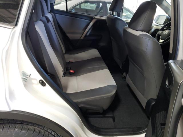Photo 11 from auction – 2015 TOYOTA RAV4 LE with VIN JTMBFREV6FD144170