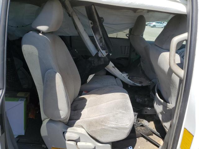 Photo 11 from auction – 2011 TOYOTA SIENNA LE with VIN 5TDKK3DC2BS035213