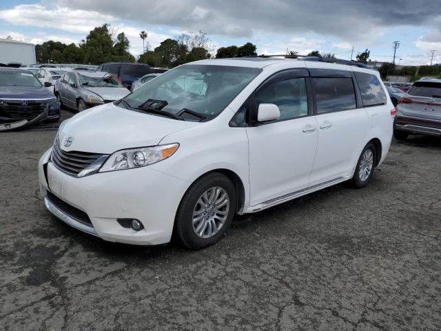 Photo 1 from auction – 2011 TOYOTA SIENNA XLE with VIN 5TDYK3DC1BS133322