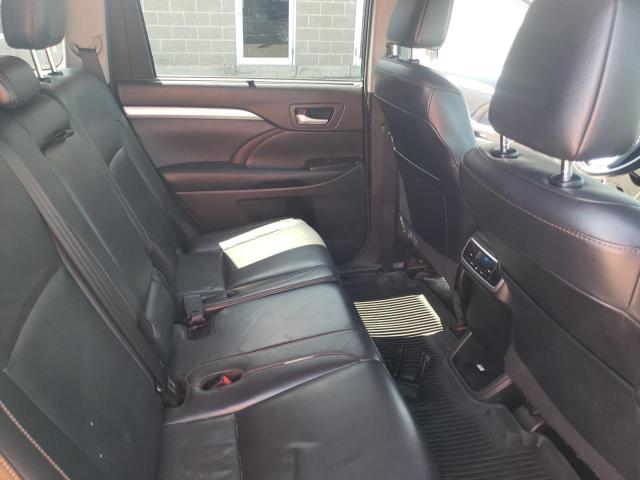 Photo 11 from auction – 2018 TOYOTA HIGHLANDER with VIN 5TDJZRFH2JS523871