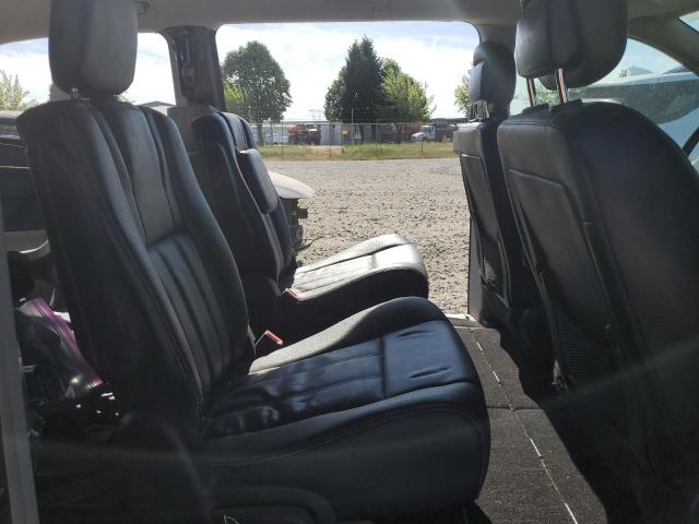 Photo 11 from auction – 2015 CHRYSLER TOWN & COU with VIN 2C4RC1BG9FR644934