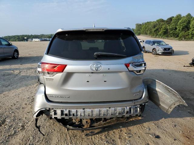 Photo 6 from auction – 2018 TOYOTA HIGHLANDER with VIN 5TDKZRFH9JS536895