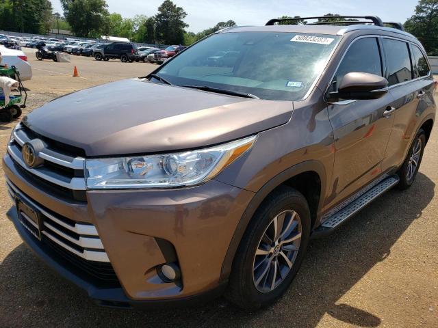 TOYOTA HIGHLANDER 2018 with VIN 5TDKZRFH3JS247074 - Photo from auction
