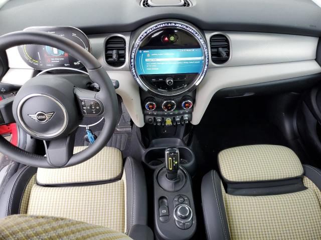 Photo 8 from auction – 2023 MINI COOPER SE with VIN WMW13DJ0XP2T52564