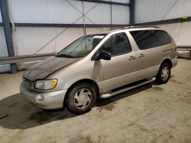 TOYOTA SIENNA LE 2000 with VIN 4T3ZF13C5YU212854 - Photo from auction