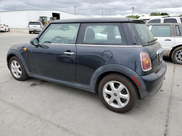Photo 2 from auction – 2007 MINI COOPER with VIN WMWMF33517TT52213
