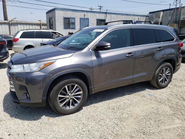 TOYOTA HIGHLANDER 2018 con VIN 5TDKZRFH9JS549548 - Foto de la subasta