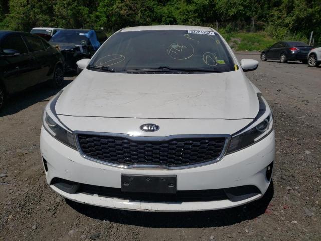 Photo 5 from auction – 2017 KIA FORTE LX with VIN 3KPFK4A78HE012522